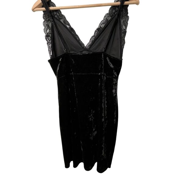 Free People Intimately Viper Velvet Slip Dress Sz S Black Lace Chemise Nightie - Picture 8 of 11